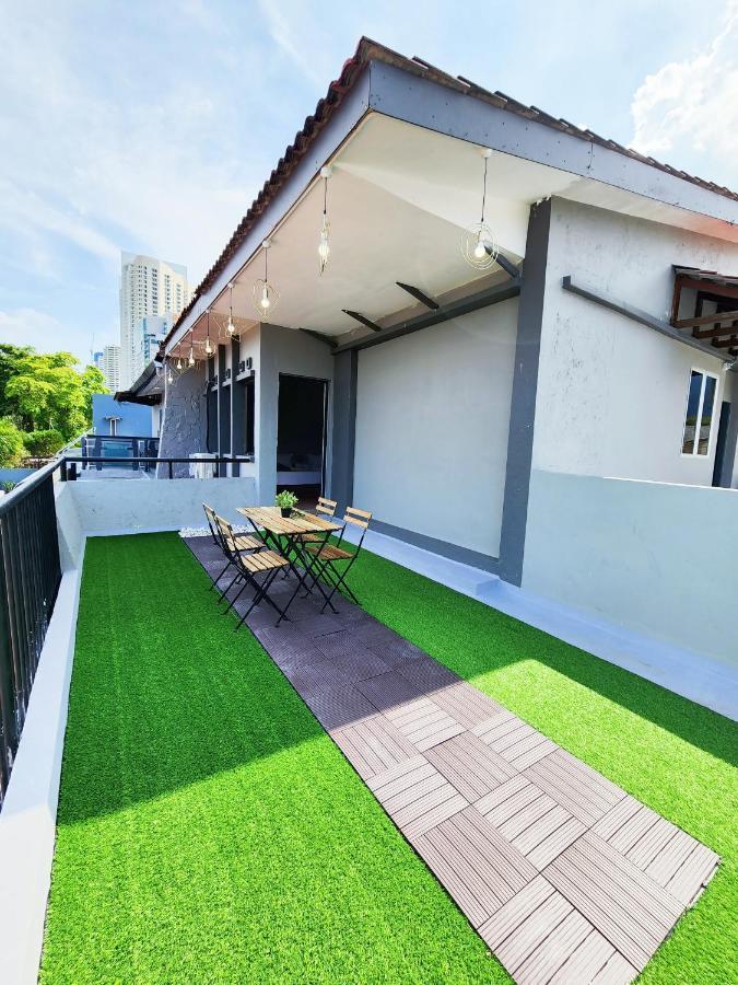 Gurney Coast Guest House By Sky Hive George Town Exteriér fotografie